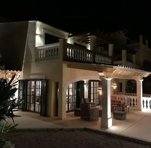 Casa Suliar Mit Gemeinschaftspool Und Panoramahafenblick